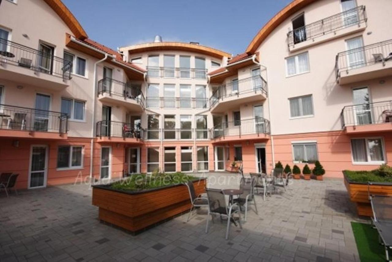 Aqua Wellness Apartments Hajdúszoboszló Buitenkant foto