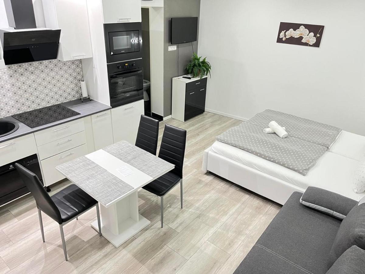 Aqua Wellness Apartments Hajdúszoboszló Buitenkant foto