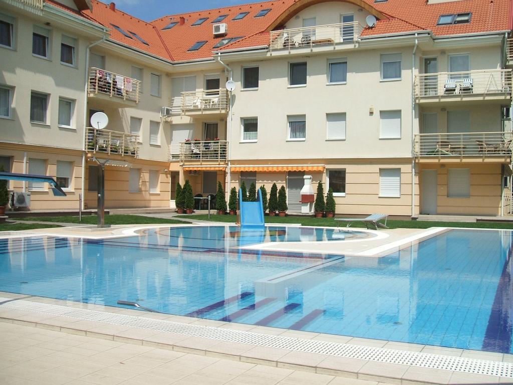 Aqua Wellness Apartments Hajdúszoboszló Kamer foto